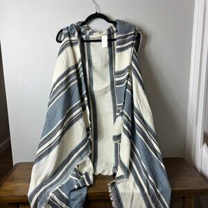 FRANCHESCA'S: Blue Striped Sleeveless Poncho